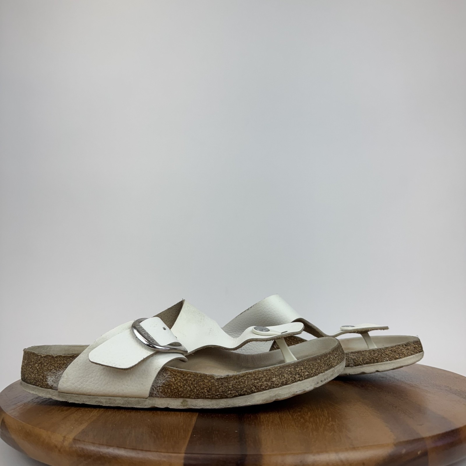 Womens Birkenstock Gizeh Big Buckle Leather White Thong Sandals Size 40 9 Wide